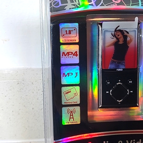 NAXA Digital Portable 8GB Audio & Video Player NEW - Picture 3 of 7